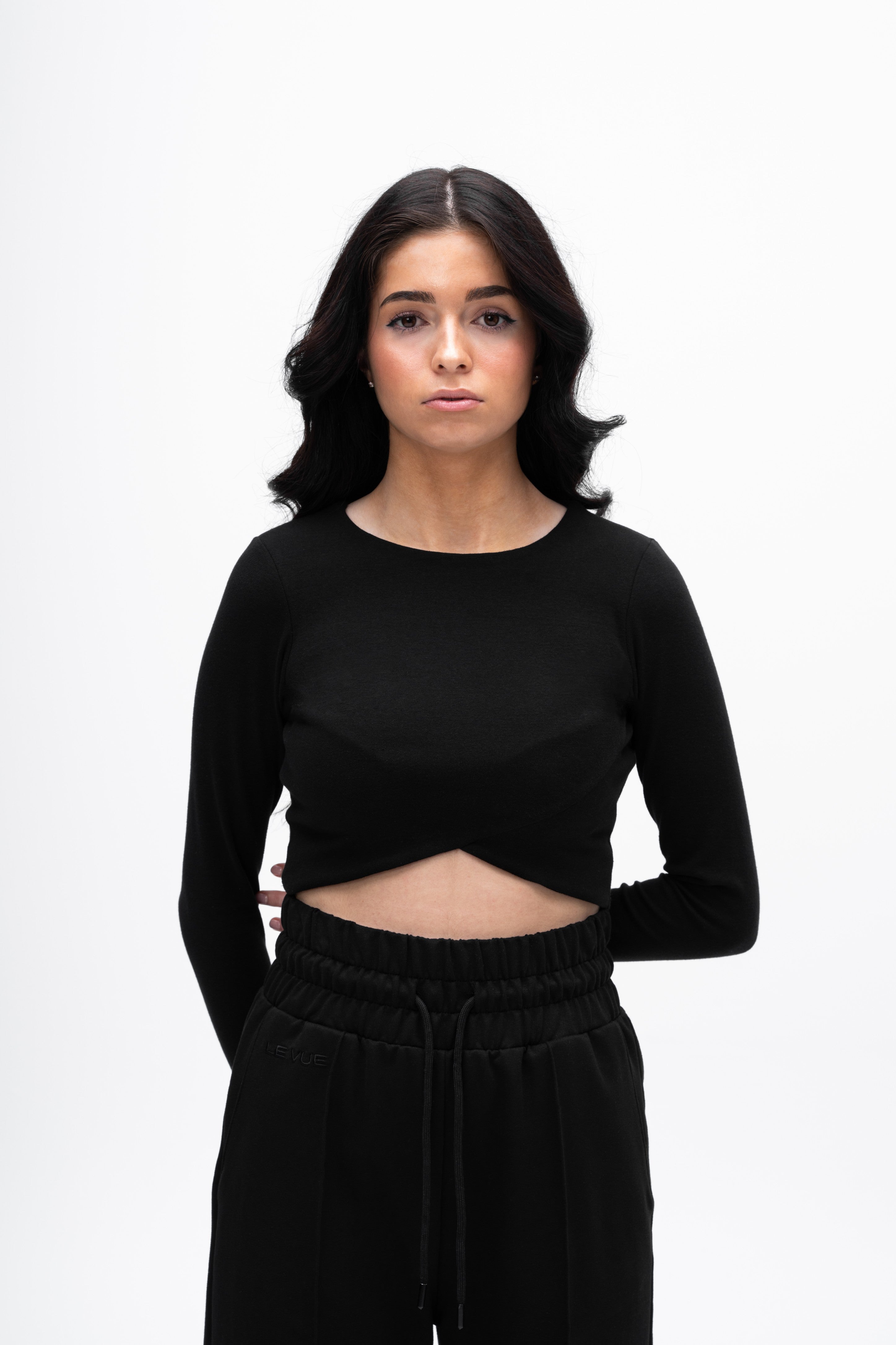 SIGNATURE LONG SLEEVE CROP TOP